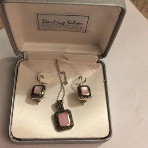 Necklace and earring set